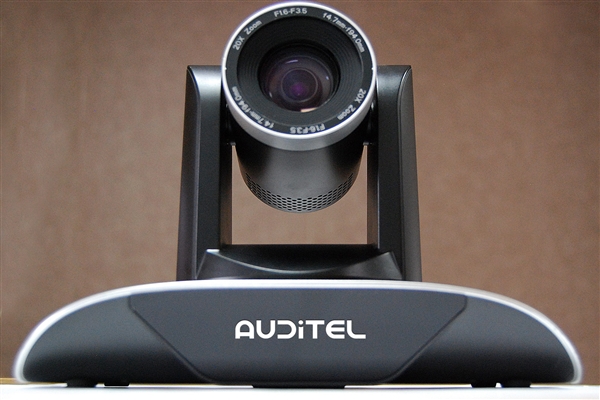 Giải pháp Camera định vị theo vị trí micro hội thảo (Chủ toạ - Đại Biểu)
