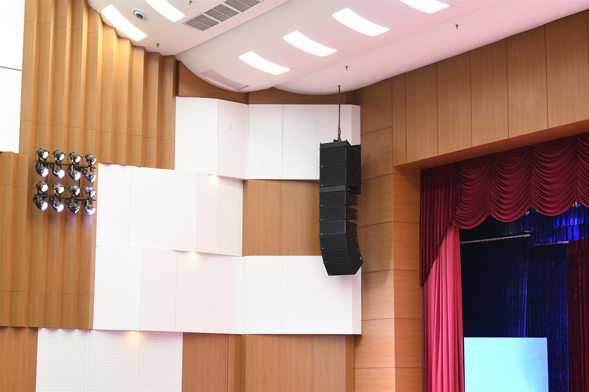 Thực trạng khi Bá Hùng tiếp nhận: Mọi thứ đã cố định, vấn đề thì chưa được giải quyết